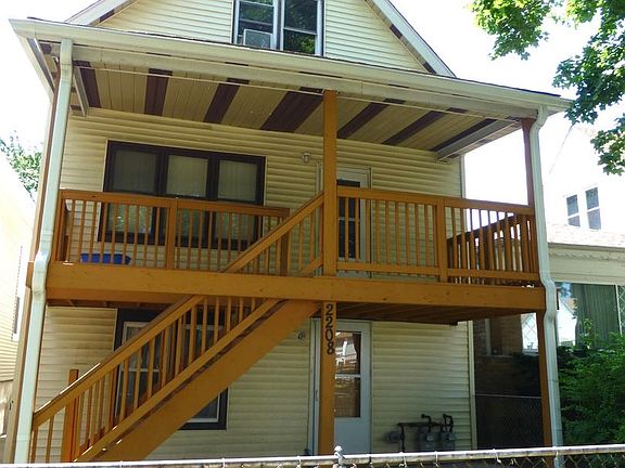 2nd image of 2208 N Keeler Ave