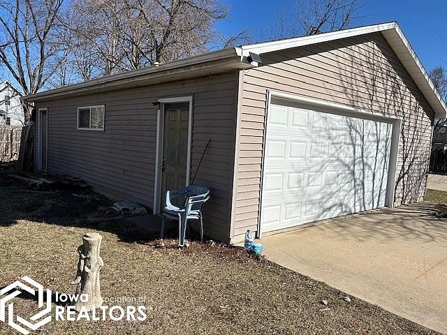 2nd image of 820 Pierce St