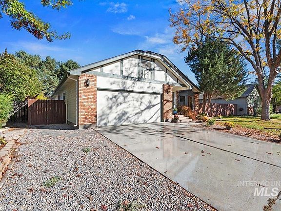4th image of 1260 E Woodvine Ct
