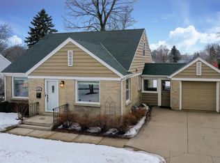 214 E Douglas St, Port Washington, WI 53074