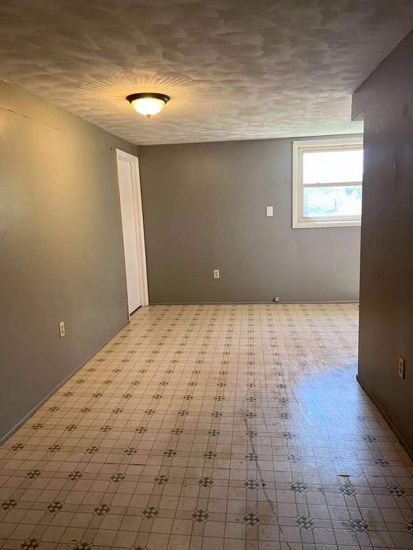 1024 3rd Avenue — Photo 3