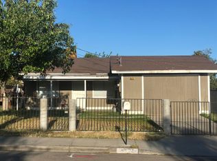 8538 S Milton Ave, Parlier, CA 93648