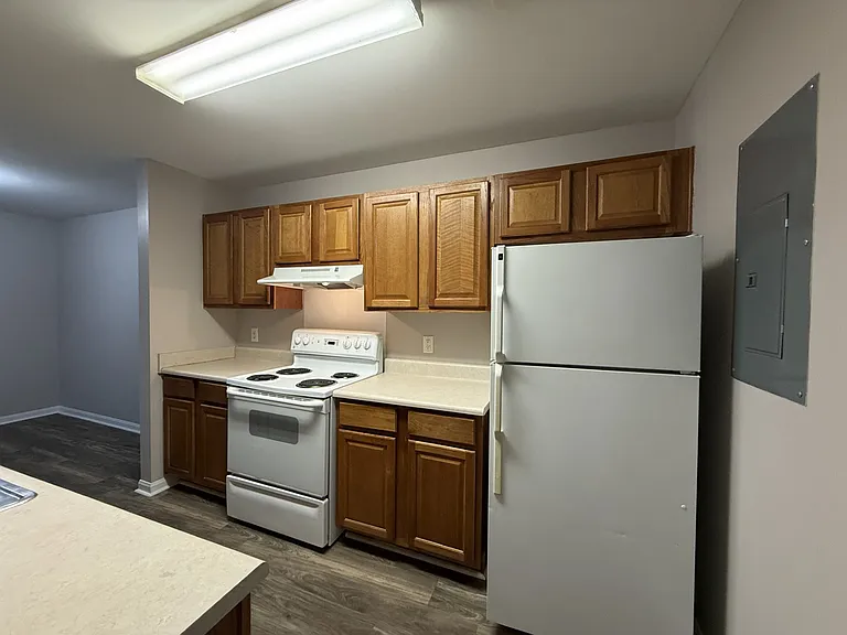 Crossland Place Apartments — Photo 9