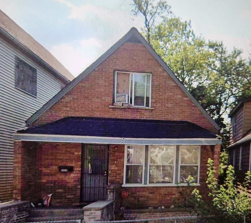 1st image of 12016 S Prairie Ave