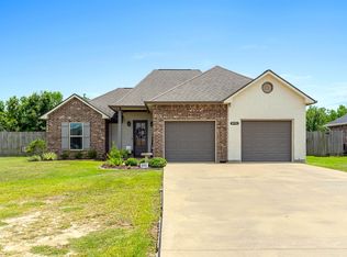 18901 Cade St, Iowa, LA 70647