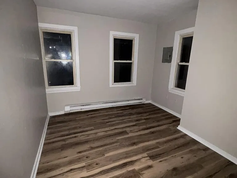 85 Union St — Photo 11