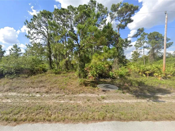 1053 Venture St, Lehigh Acres, FL 33974