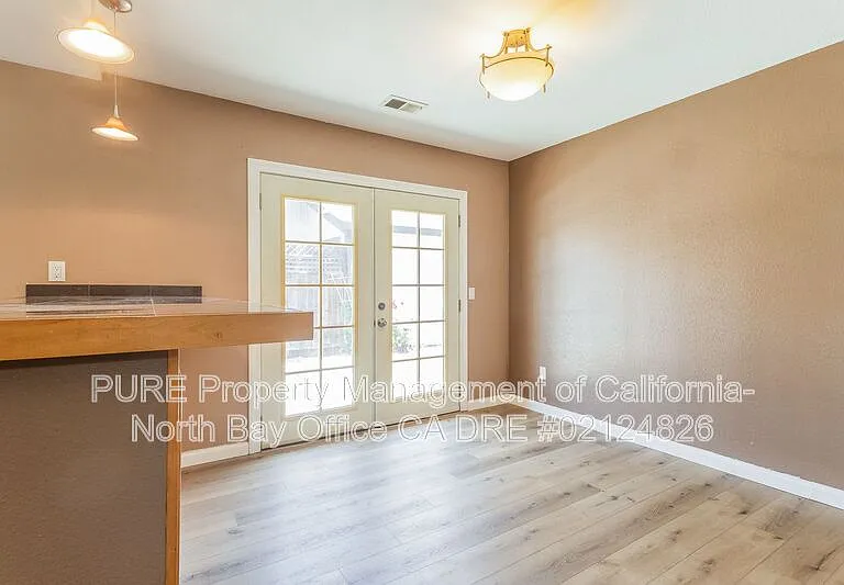 2048 Pinercrest Dr — Photo 4