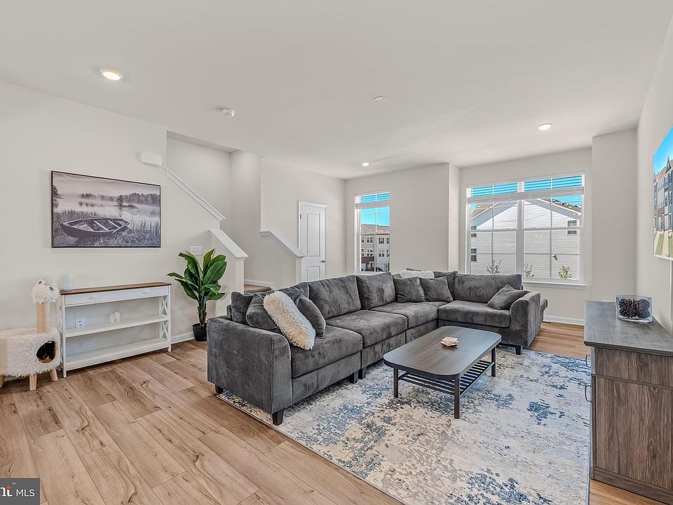 1st image of 52 Telluride Way