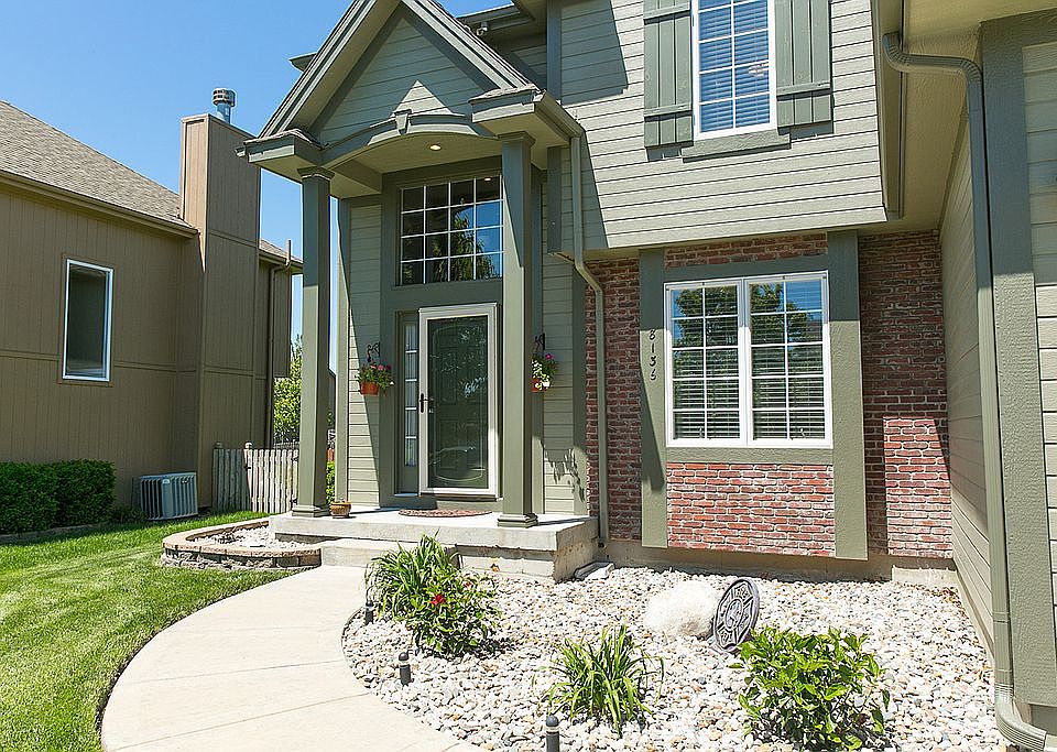 2nd image of 8136 NE 98th St