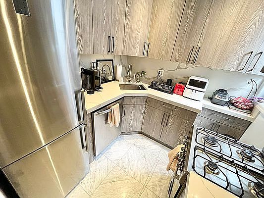 2nd image of 401 E 62nd St APT 2B
