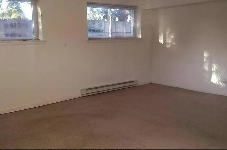 Eagle Court Apartments — Photo 13