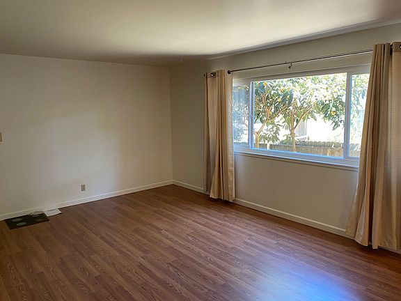 3rd image of 2124 Damuth St #2