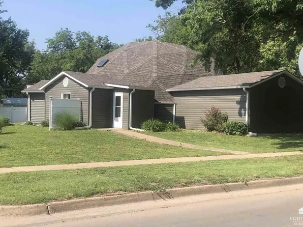 1207 W 1st St, Abilene, KS 67410