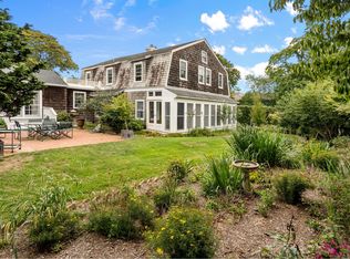 39 Tuckahoe Ln, Southampton, NY 11968