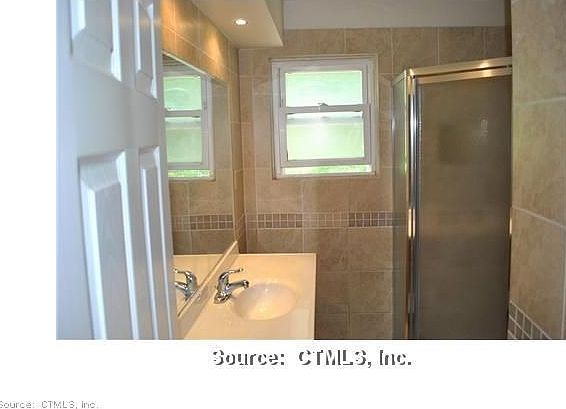 5th image of 91 Essex St