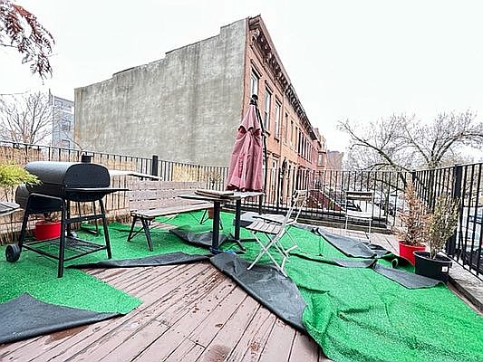 2nd image of 136 Hart St #2A