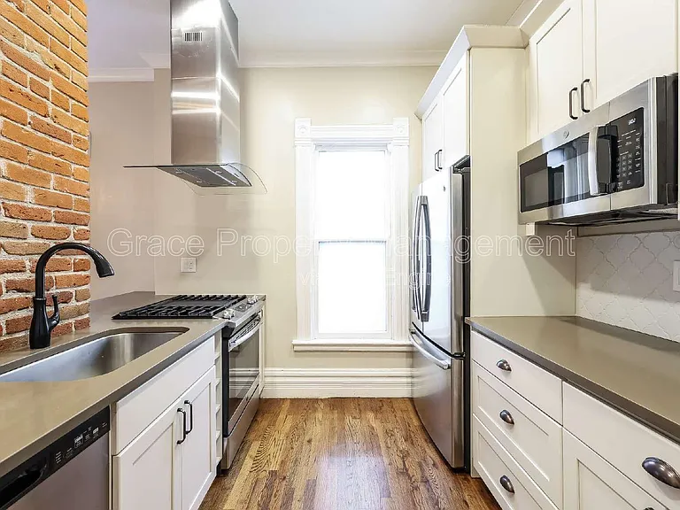 212 W Irvington Pl — Photo 6