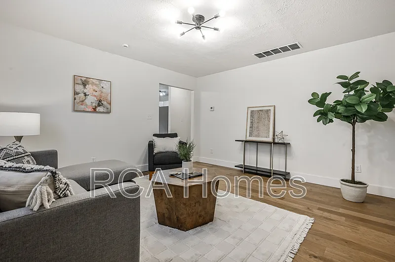 2 bed, 2.0 bath, 925 sqft, $1,500 — Photo 4