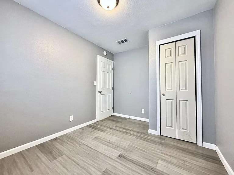 Unit Photo