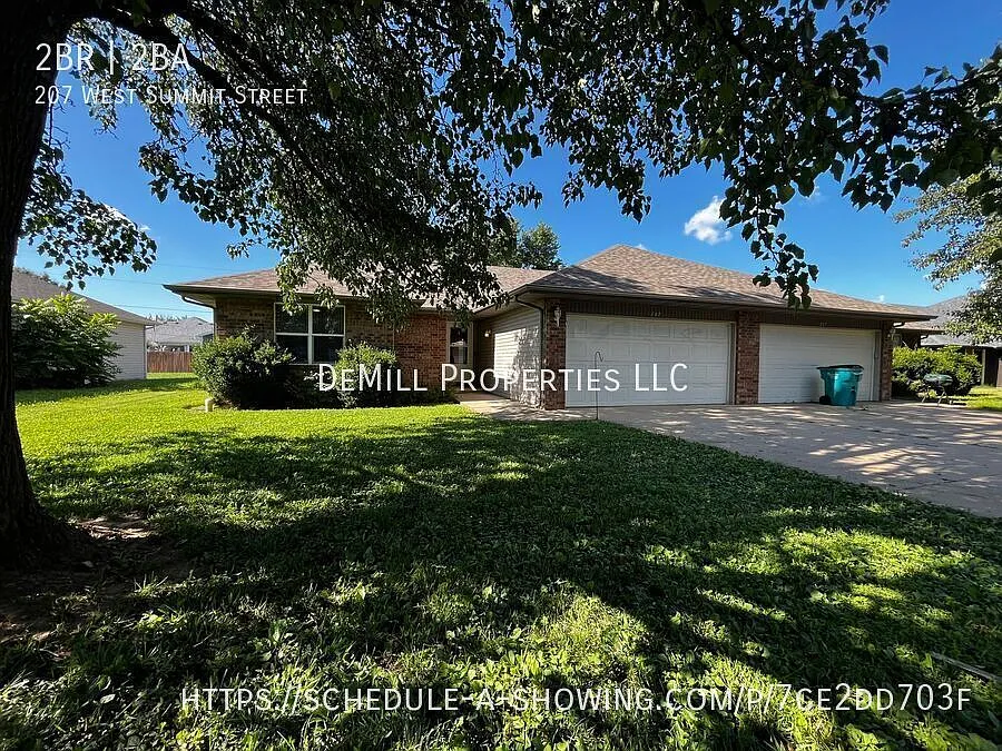 2 Bed 2 Bath Duplex - Available October 1, 2026 — Photo 2