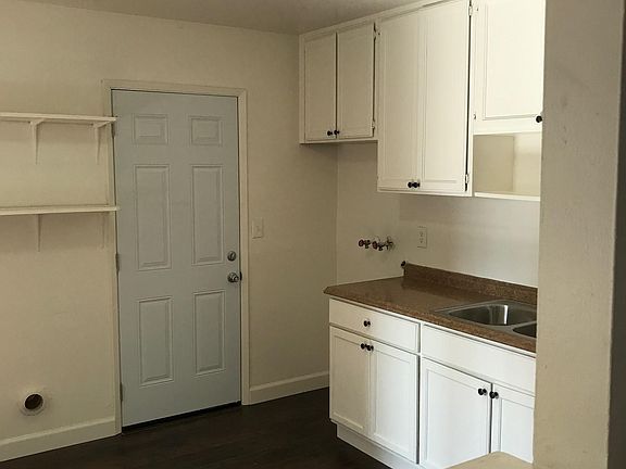 4th image of 522 1/2 W 81st St