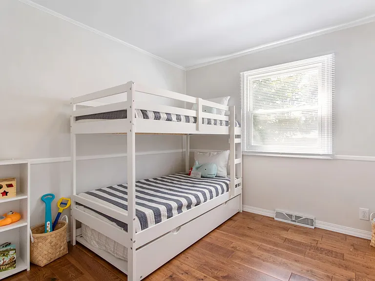 115 Iroquois Ave — Photo 25