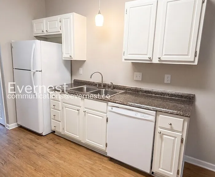 224 W Acadia Ave #100 — Photo 4