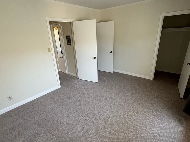 1025 Noel Dr #E — Photo 10