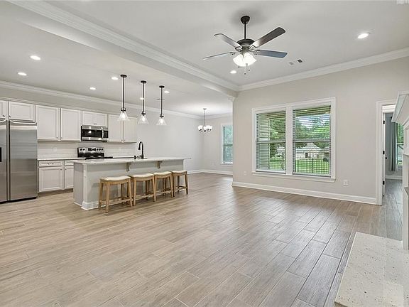3rd image of 410 Terrace Lake Dr