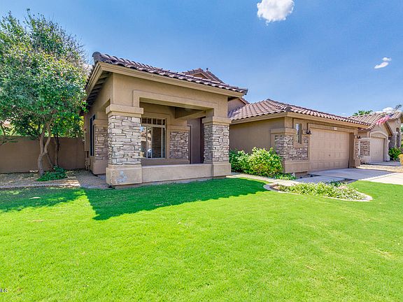 3rd image of 2315 W Olive Way