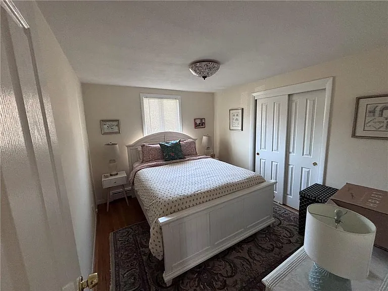51 Surrey Ln — Photo 3