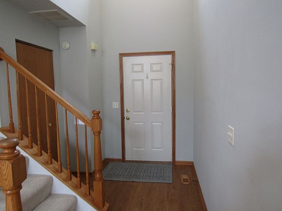 2nd image of 263 Capitol Dr Unit B