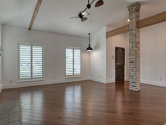 3rd image of 101 Campden Cir