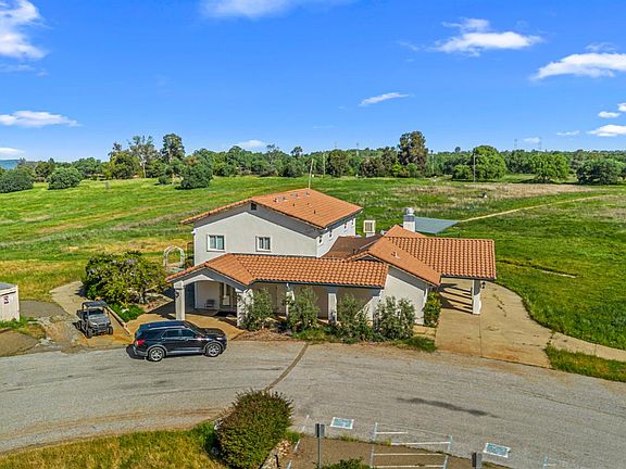 4th image of 3000 Alexandrite Dr