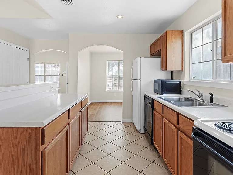 3411 Avoca Dr — Photo 11