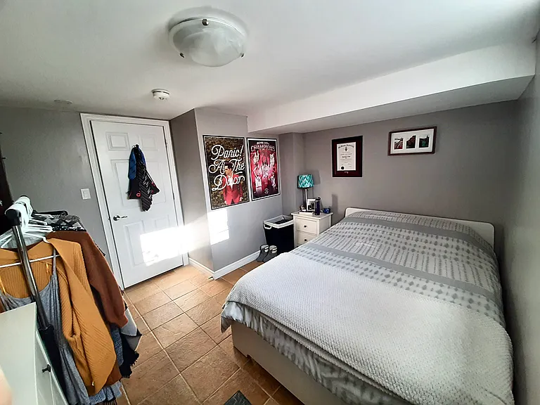 121 Ridge St — Photo 1