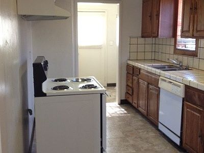 2nd image of 1574 N Fruit Ave