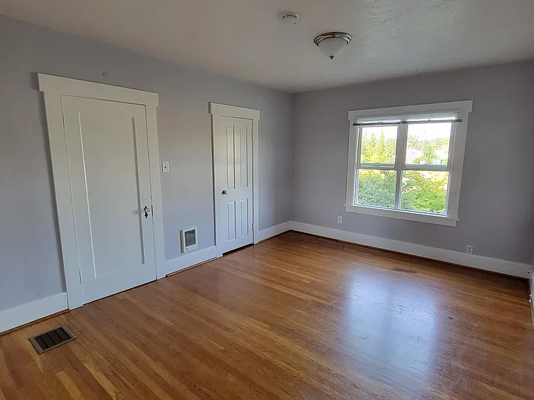 2805 NE 59th Ave — Photo 5