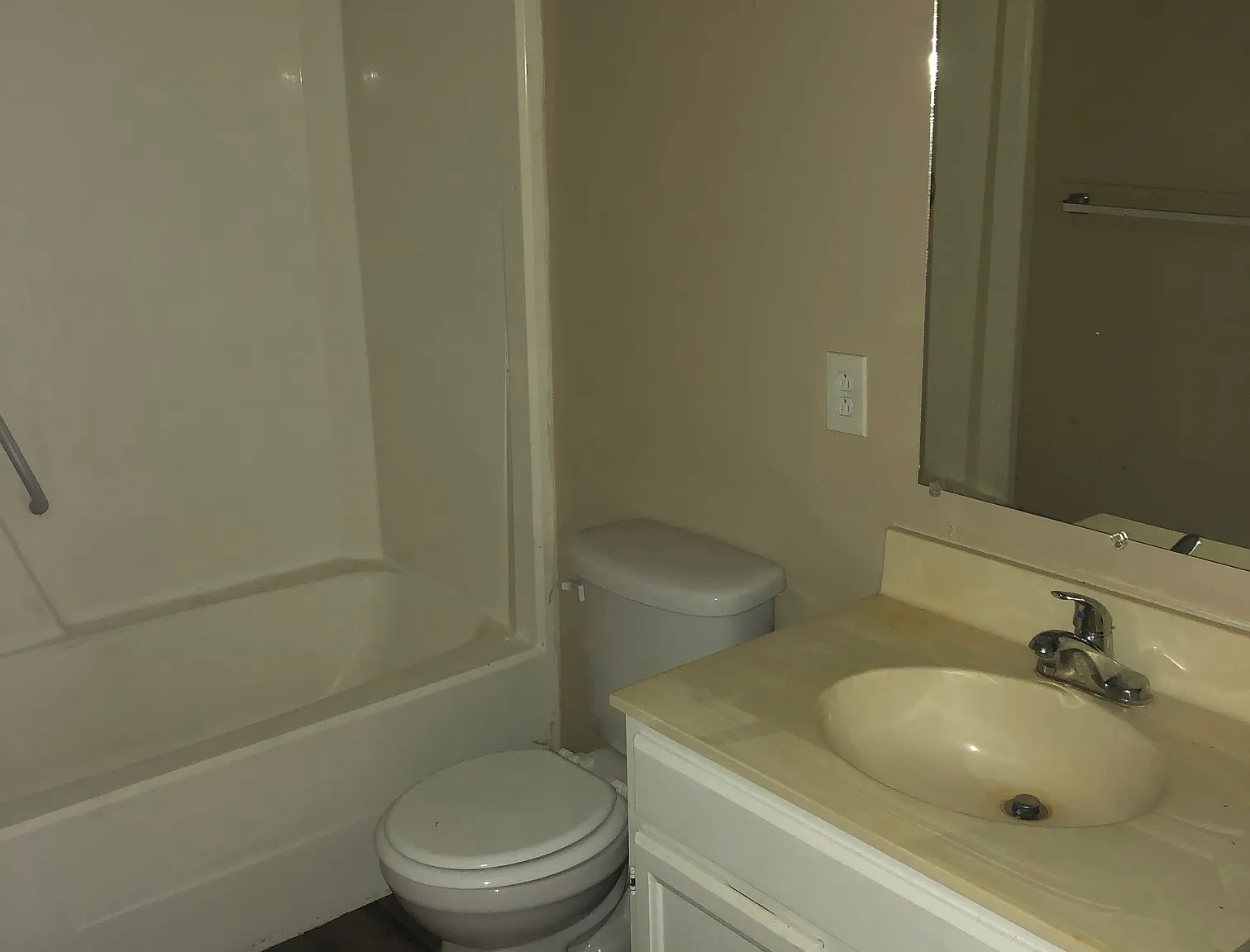 Studio, 650 sqft, $875 — Photo 4