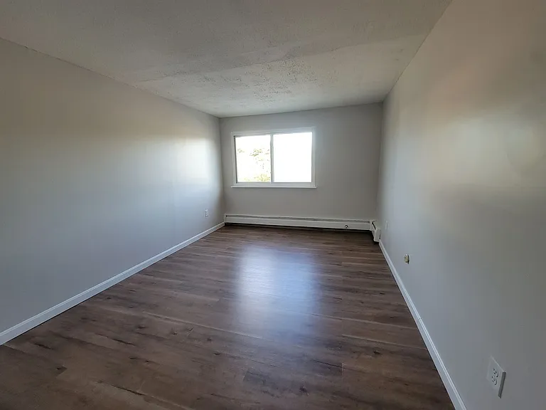 81 Fisherville Rd — Photo 17