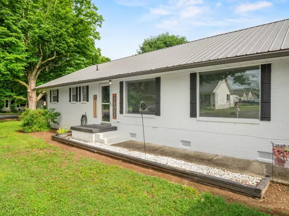 314 W 2nd St, Jasper, TN 37347