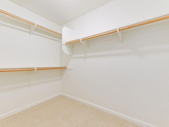 5th image of 2522 Northside Dr APT 402