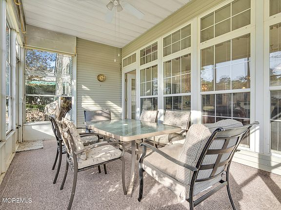4th image of 27 Goldensprings Drive