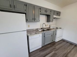 Morningside: 110 Harbet Avenue Northwest - 2, Cedar Rapids, IA 52405