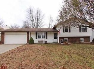 1211 Mendoza, St Charles, MO 63376
