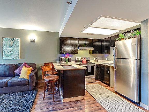 3rd image of 1487 Woodside #103B