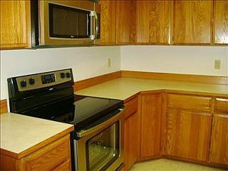 4th image of 251 Eddy Ave