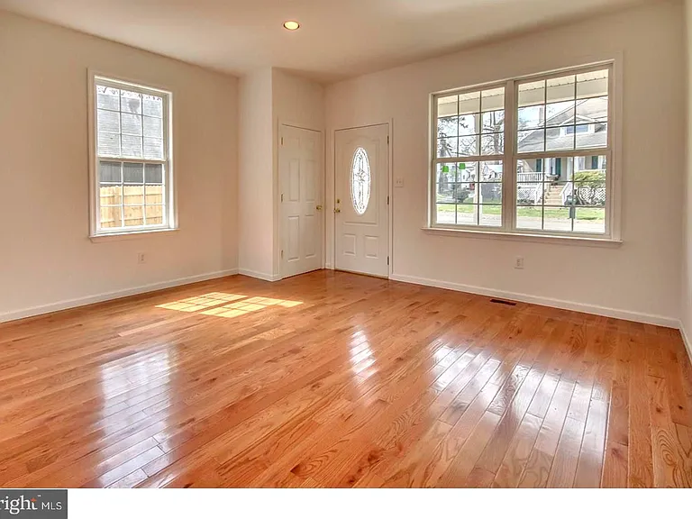 719 N Shedwick St — Photo 6