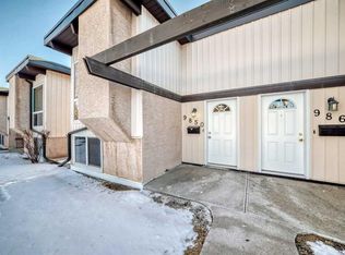 9850 W 26th St SW, Calgary, AB T2V4E9